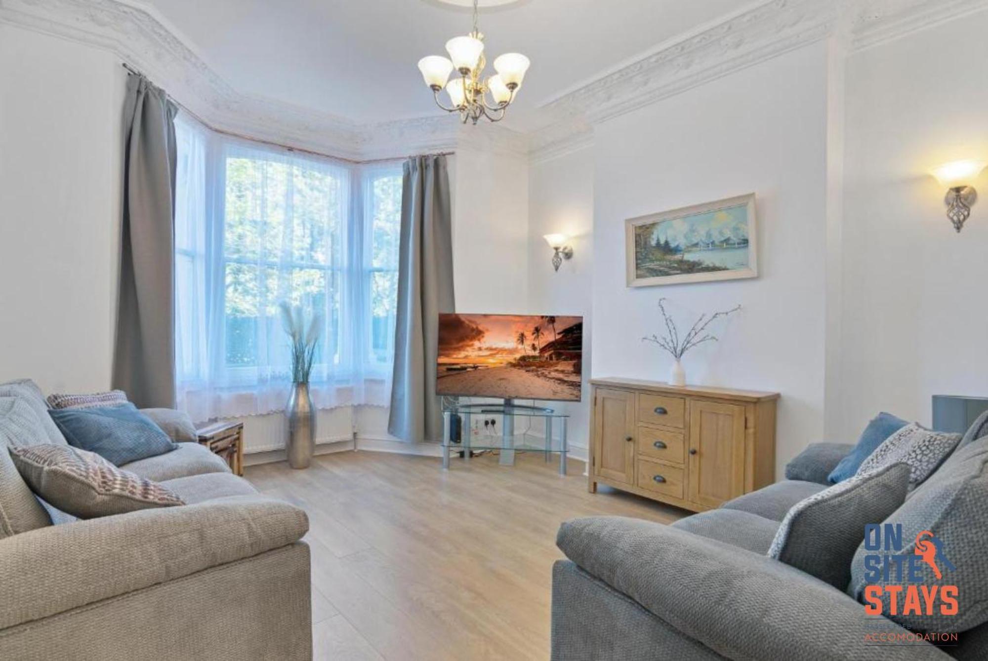 Onsitestays - Tranquil 2 Bedroom Apartment With Large Kitchen, Private Garden Near Wimbledon Station Londra Esterno foto