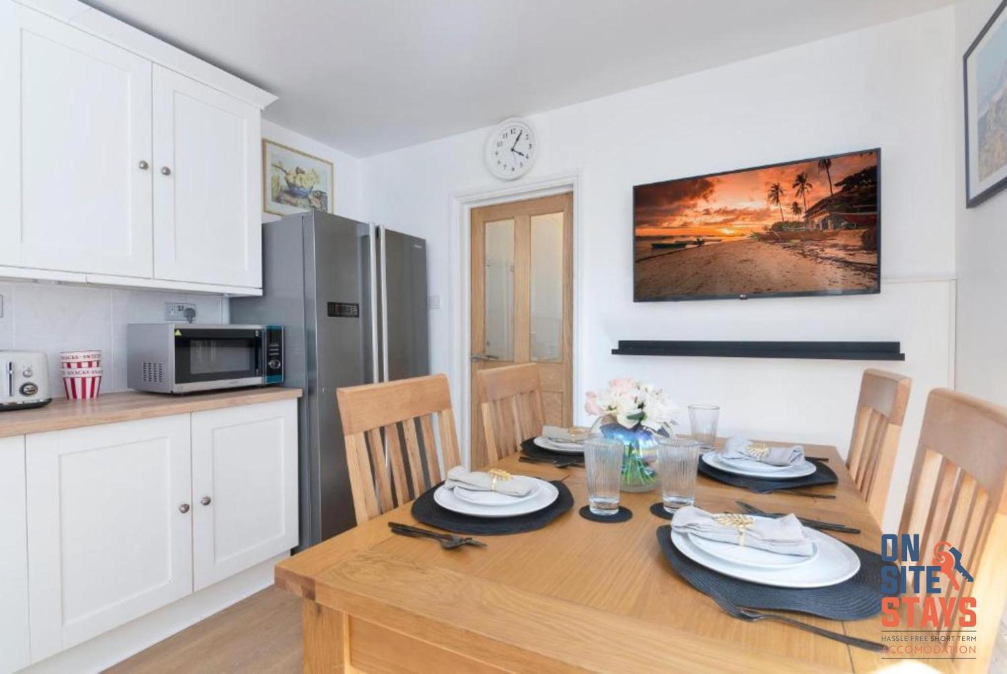 Onsitestays - Tranquil 2 Bedroom Apartment With Large Kitchen, Private Garden Near Wimbledon Station Londra Esterno foto