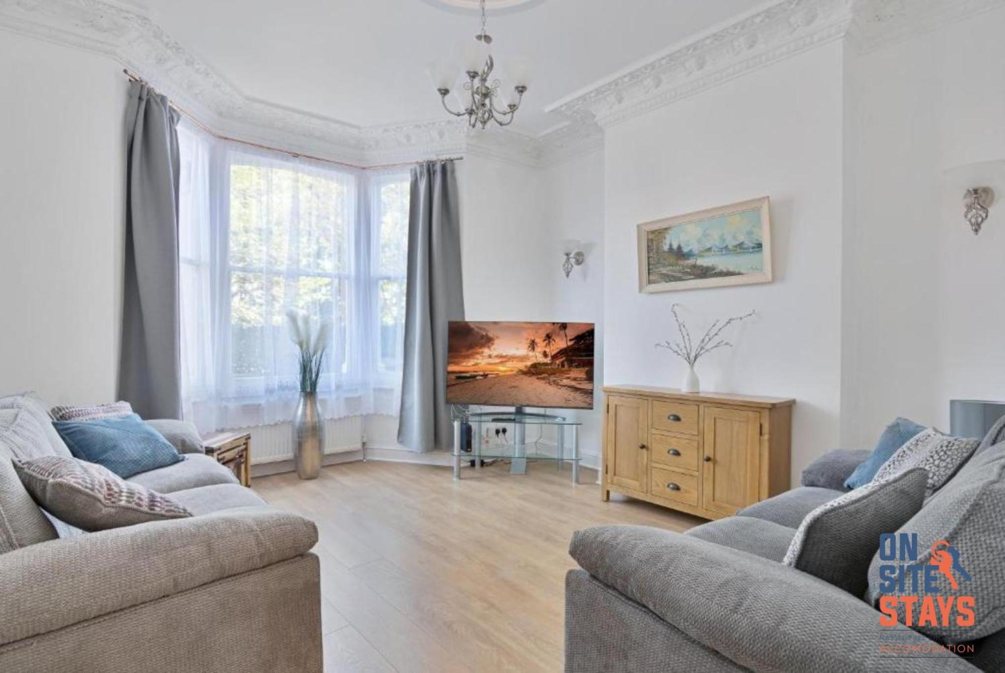 Onsitestays - Tranquil 2 Bedroom Apartment With Large Kitchen, Private Garden Near Wimbledon Station Londra Esterno foto
